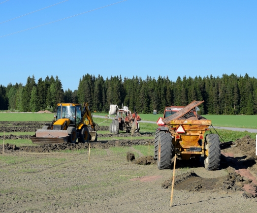 Facilitating smooth and regulatory-compliant site operations with expert drainage solutions.